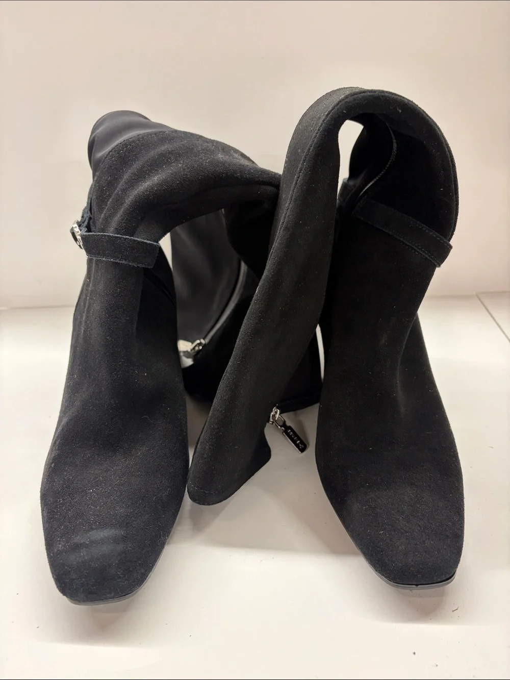 Like New Blondo Suede Boots Women’s Size 9